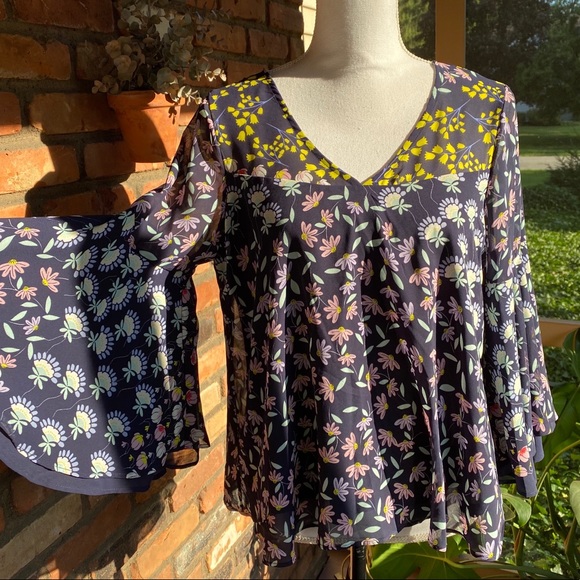 Nanette Lepore Spring Bloom Floral Bell Sleeve Top - Picture 3 of 12